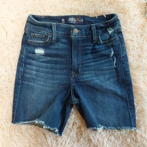 Hollister straight jean - high rise - size 00 w23